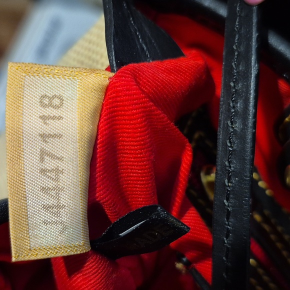 Dooney and Bourke - Picture 9 of 9